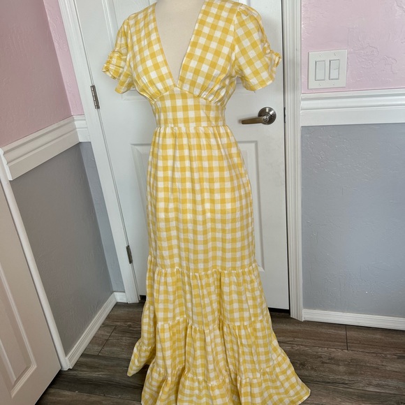NYC V-NECK TIERED PUFF SLEEVE MAXI DRESS IN MUSTARD CHECK L - Picture 4 of 10